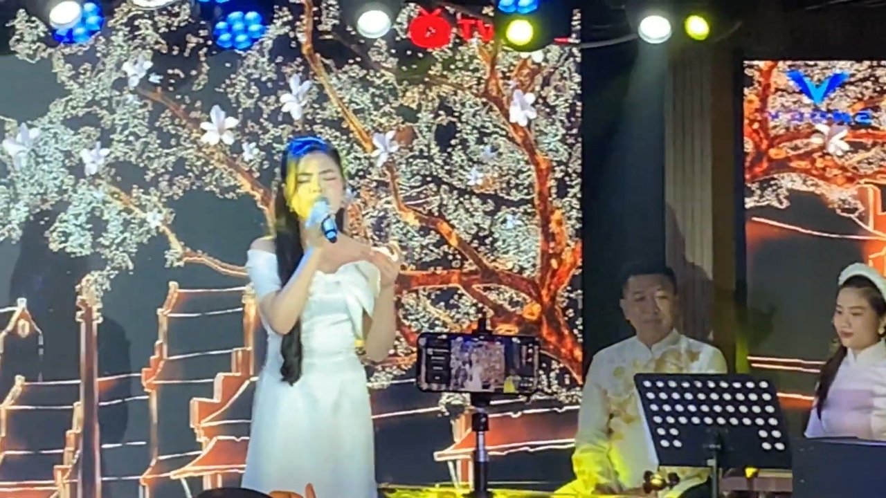 🔴 Căn Nhà Ngoại Ô   Thu Hường